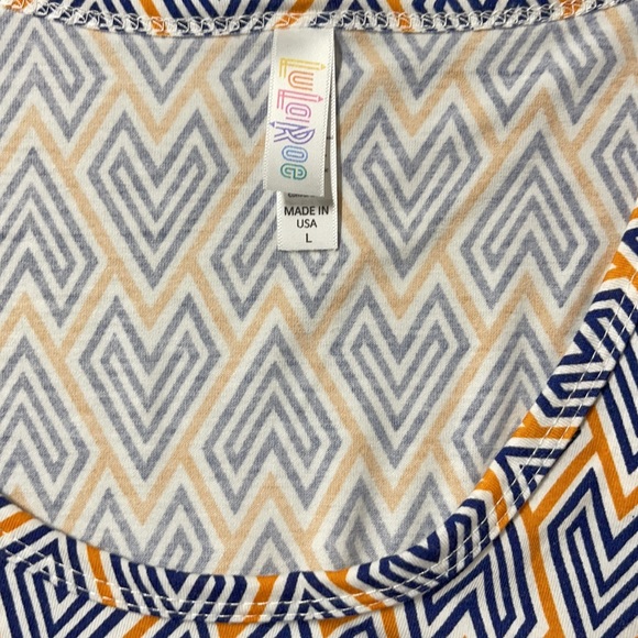 LuLaRoe New Large Geometric Classic T Shirt NWT - Picture 6 of 9